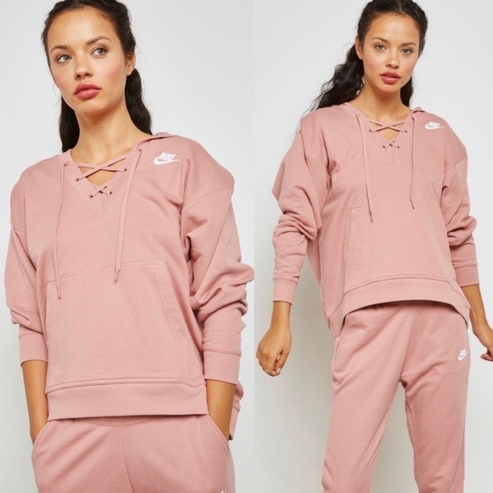 2/$50 🎀 NIKE CLUB HOODIE LACEUP